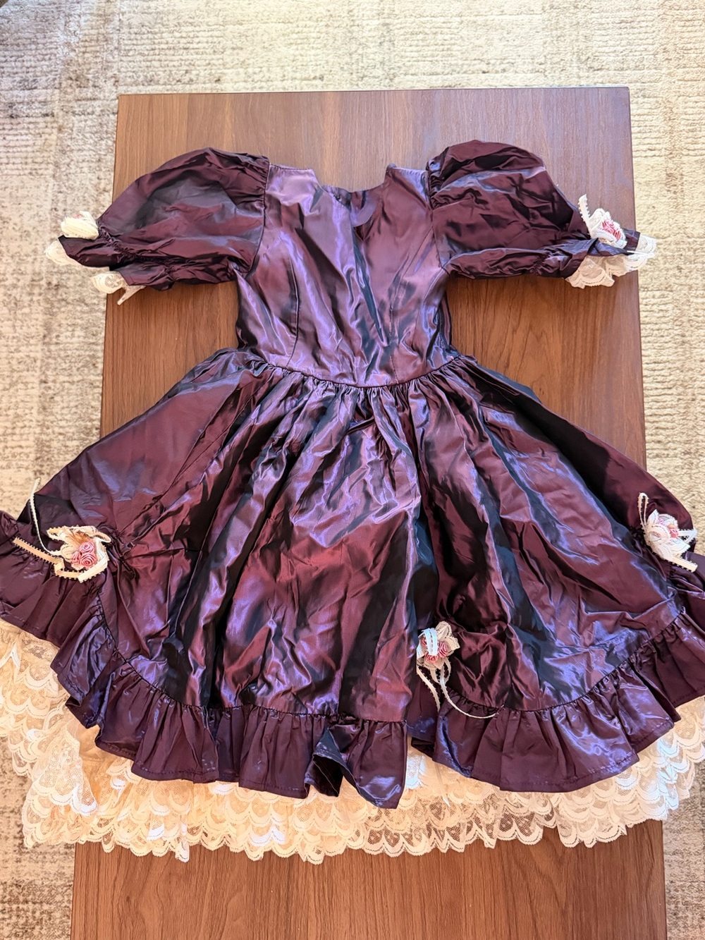 VTG STUNNING Purple & Lace Taffeta Little Girls Dress Costume Rosettes